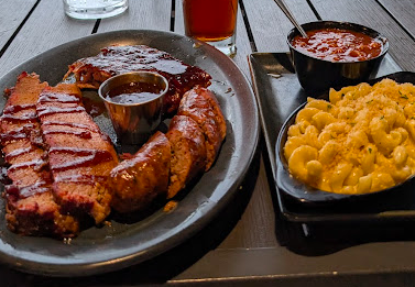 Q39 signature dishes Certified Angus Beef Brisket and Burnt Ends
Mr. Burns
Judge's Plate